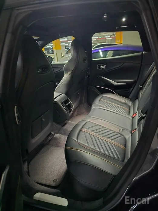 Фото 9 - Aston Martin DBX