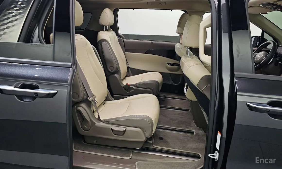 Фото 12 - Kia Carnival