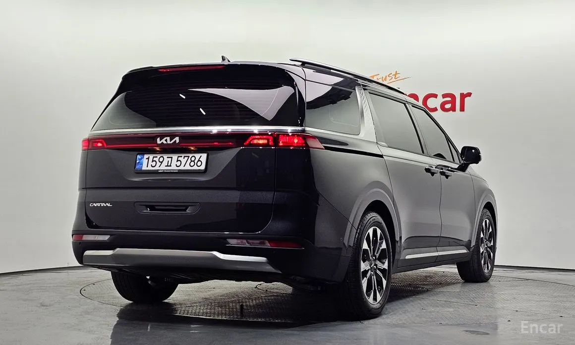 Фото 2 - Kia Carnival