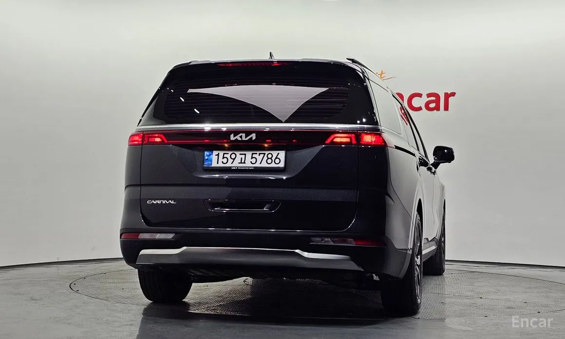 Фото 4 - Kia Carnival