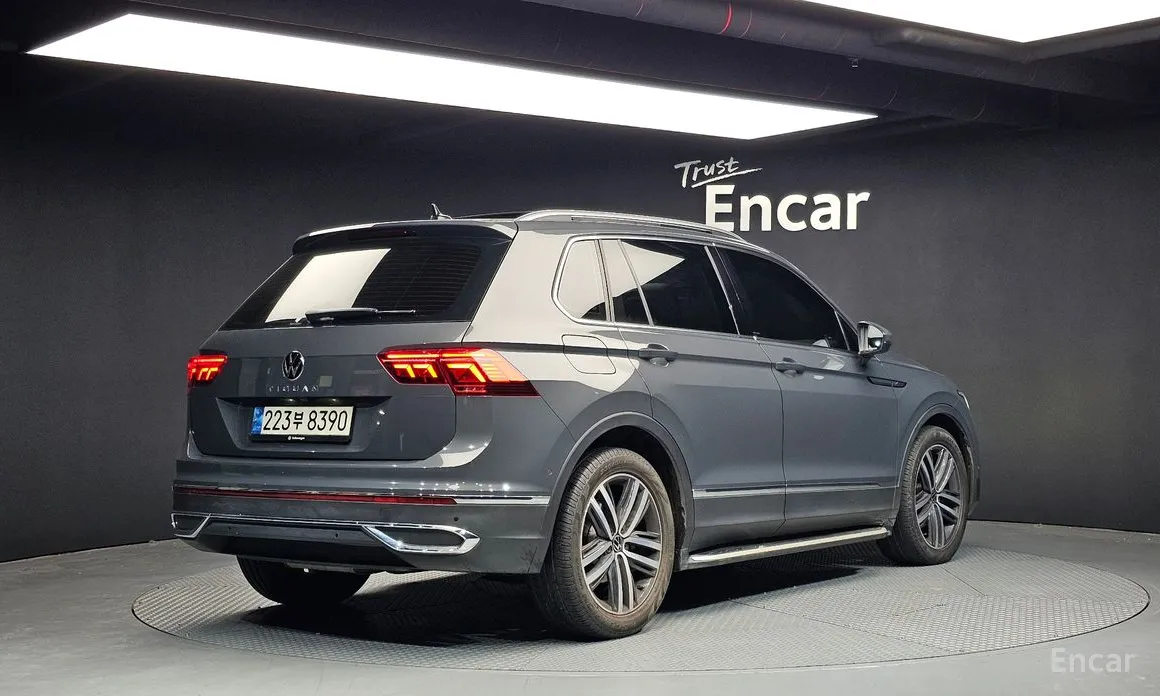 Фото 2 - Volkswagen Tiguan