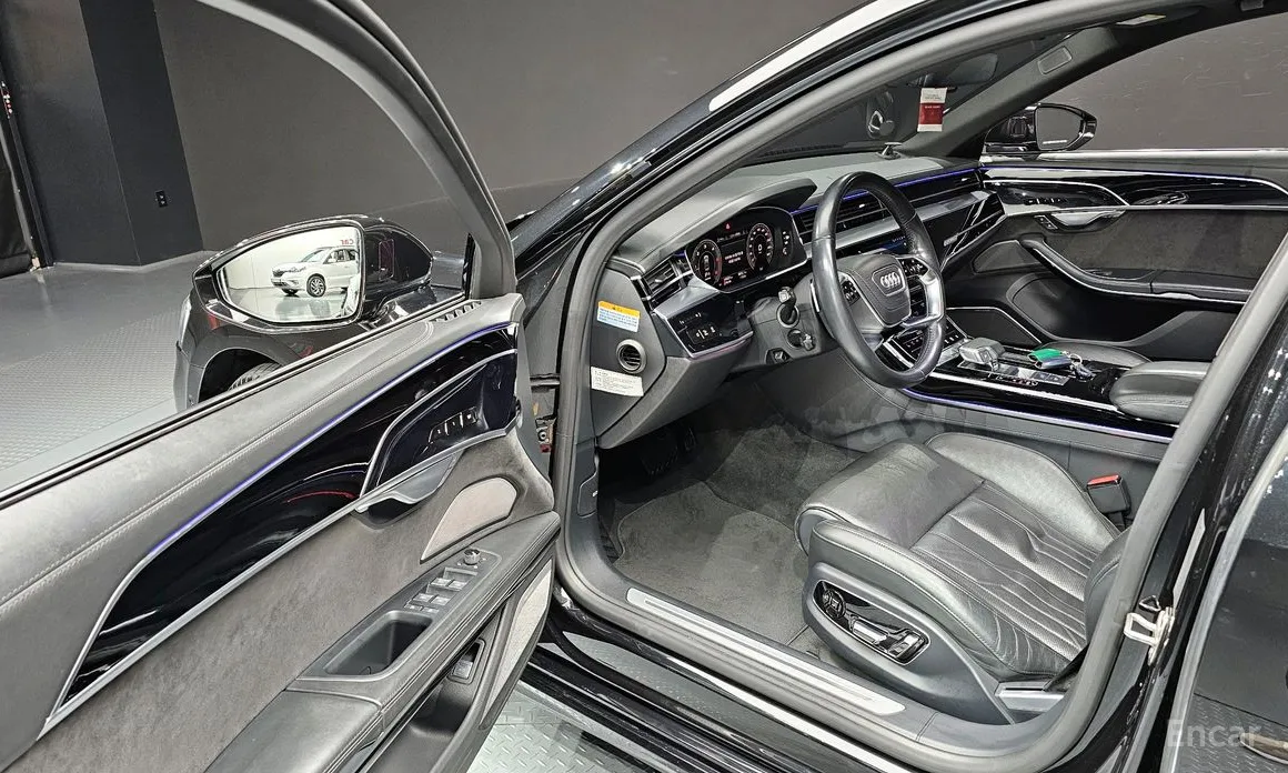 Фото 11 - Audi A8