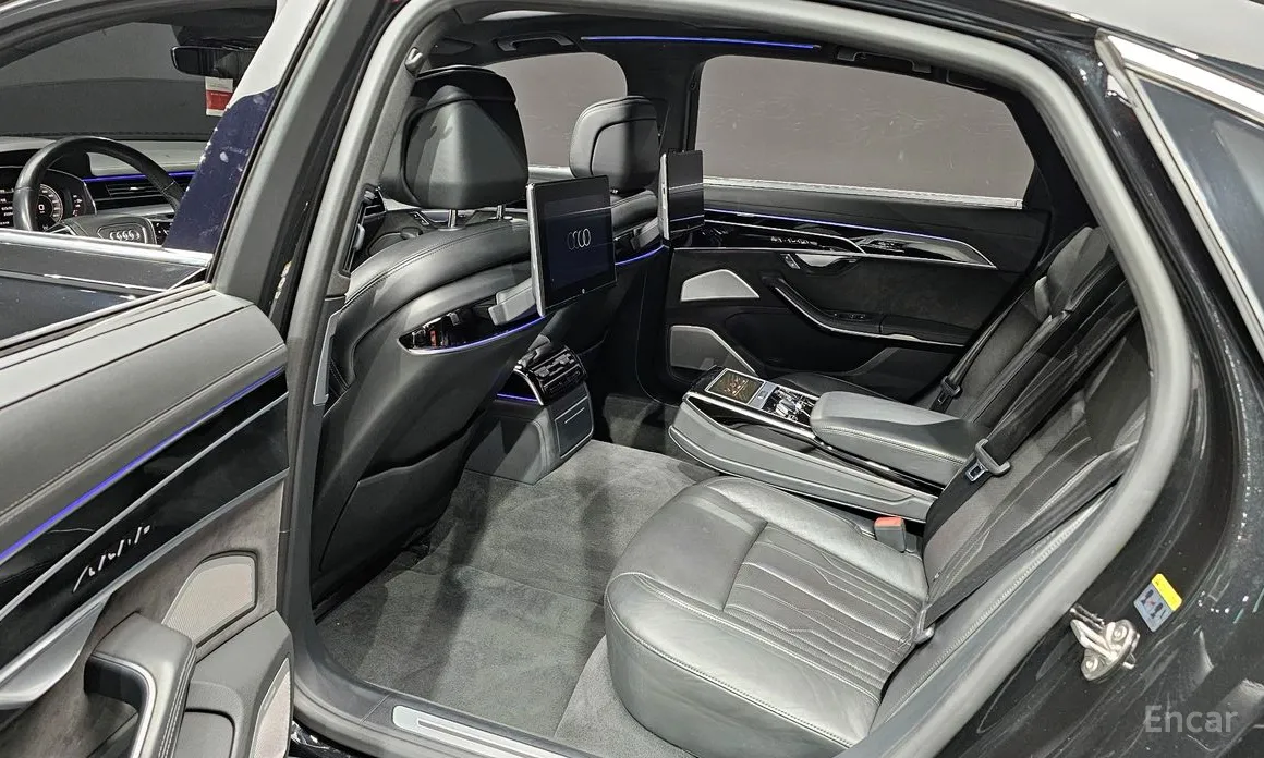 Фото 12 - Audi A8