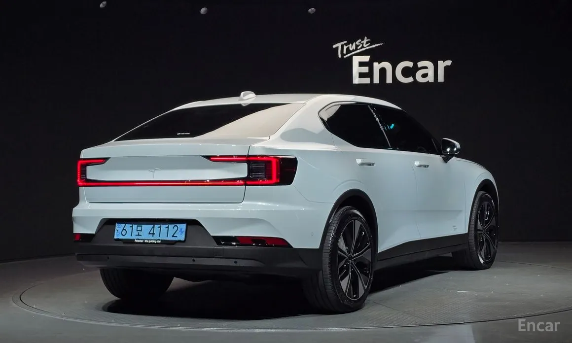 Фото 2 - Polestar 2