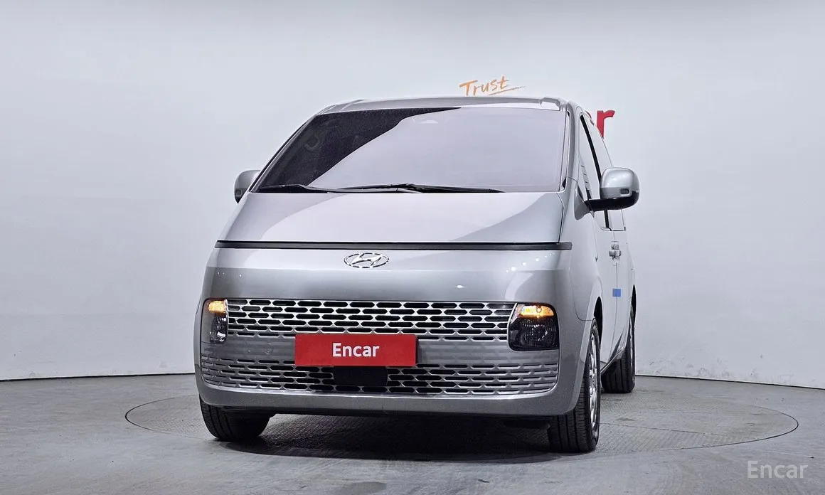 Фото 3 - Hyundai Staria