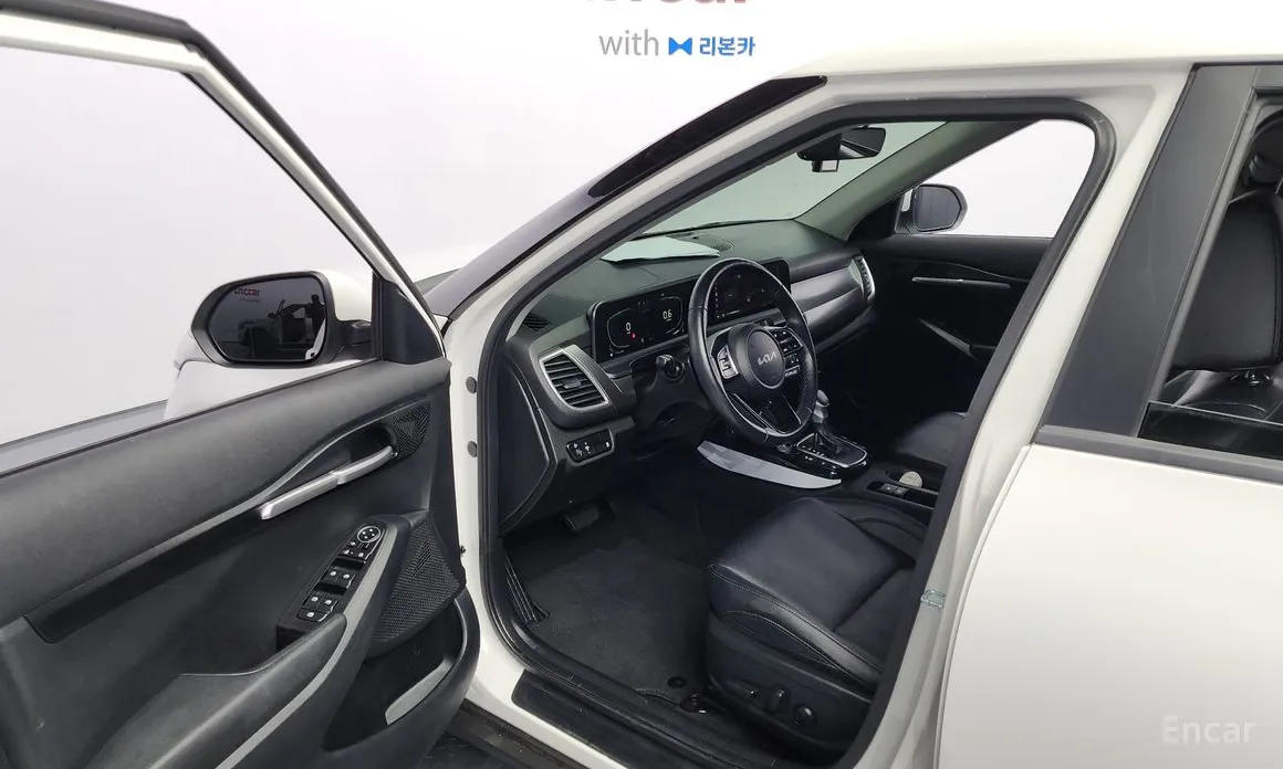 Фото 11 - Kia Seltos