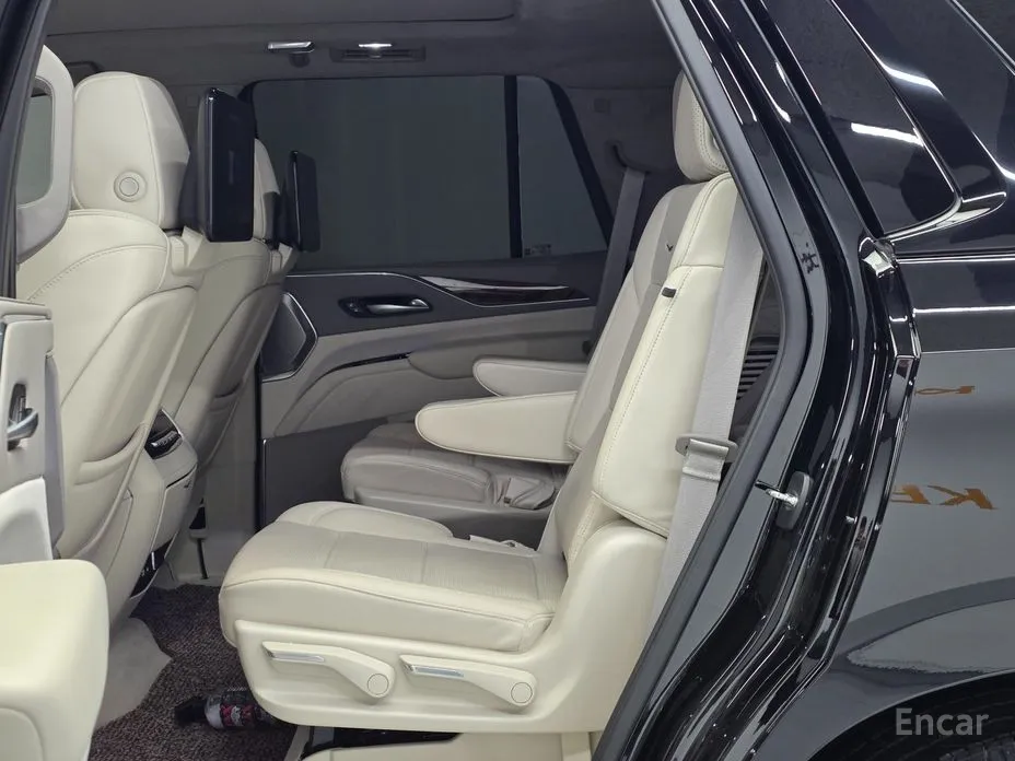 Фото 14 - Cadillac Escalade