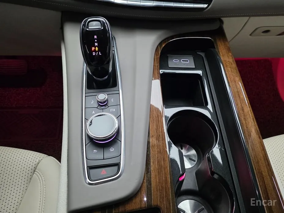 Фото 9 - Cadillac Escalade