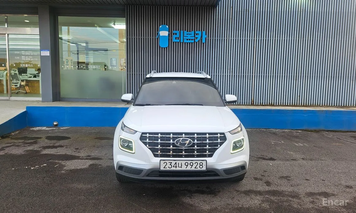 Фото 2 - Hyundai Venue