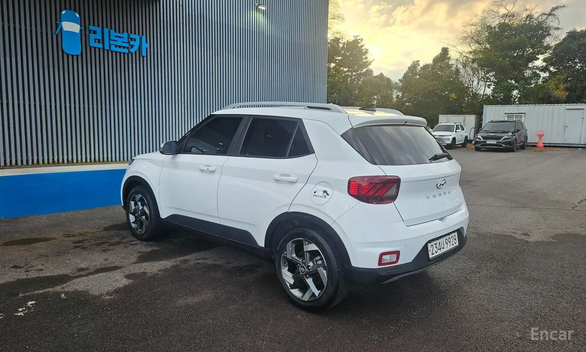 Фото 6 - Hyundai Venue