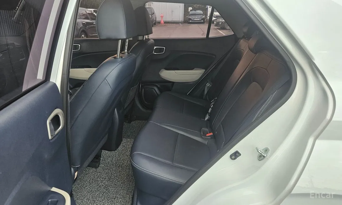 Фото 8 - Hyundai Venue