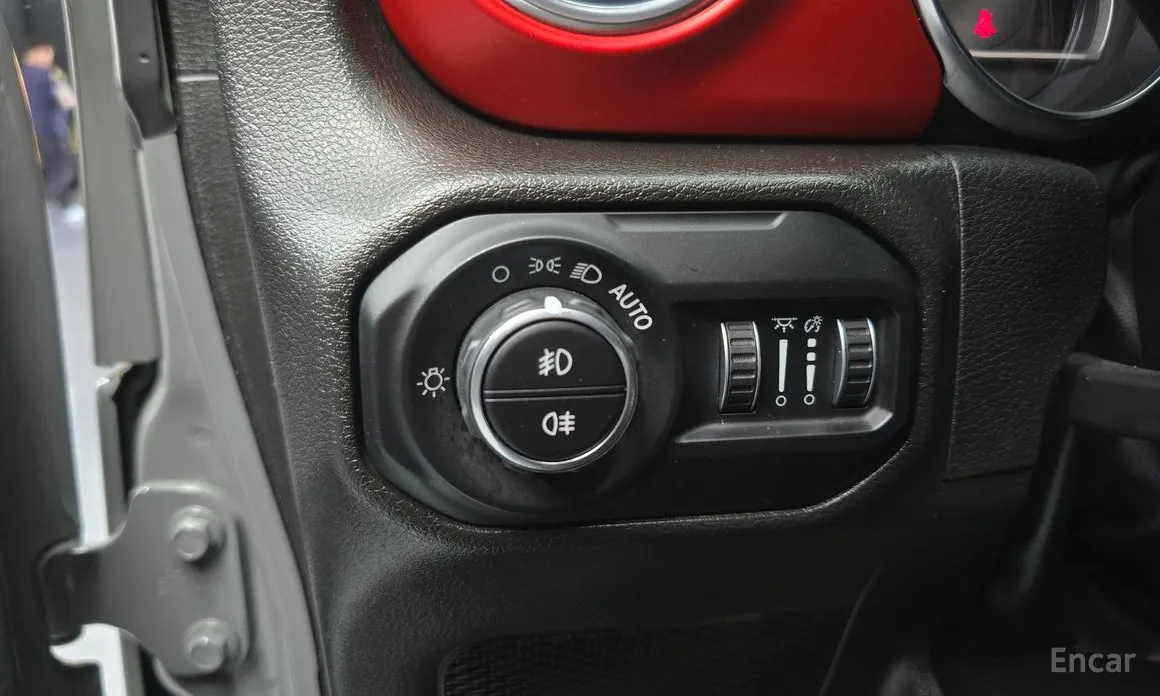 Фото 17 - Jeep Wrangler