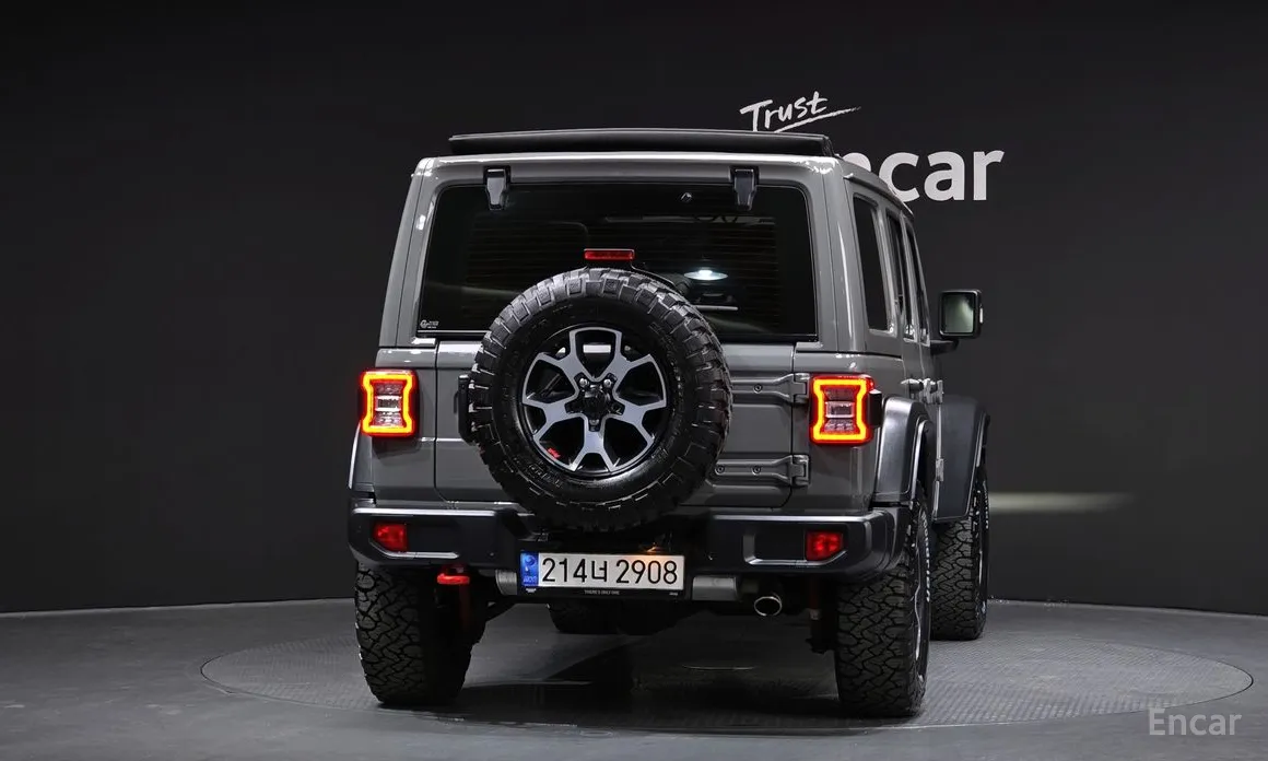 Фото 4 - Jeep Wrangler