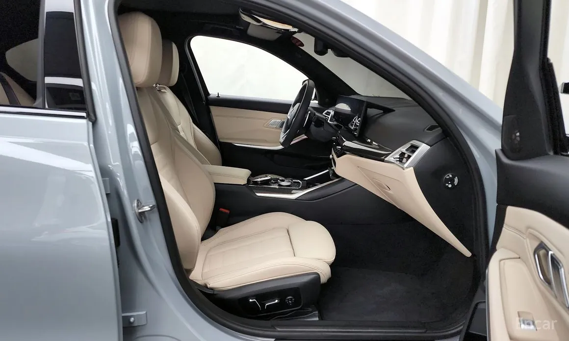 Photo 11 - BMW 3 Series