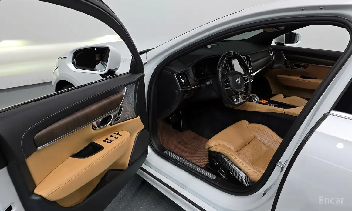 Фото 10 - Volvo S90