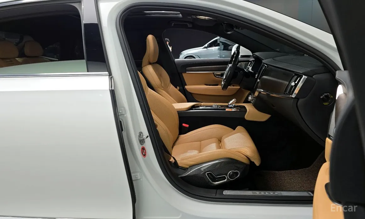 Фото 11 - Volvo S90