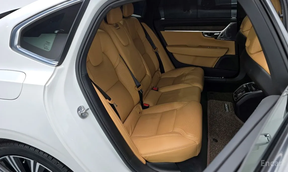 Фото 12 - Volvo S90