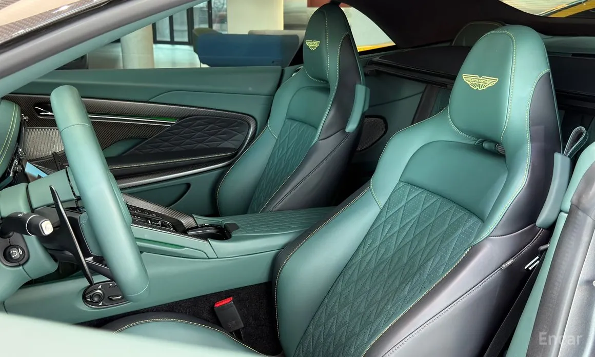 Фото 7 - Aston Martin DB12