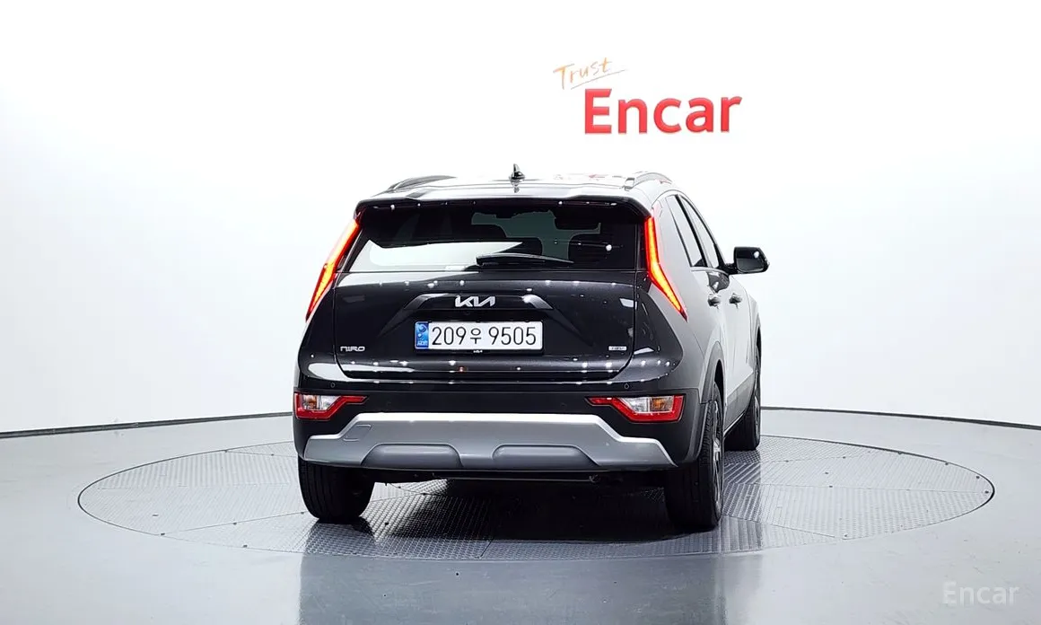 Фото 4 - Kia Niro