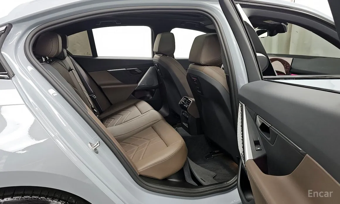 Фото 12 - BMW 5 Series