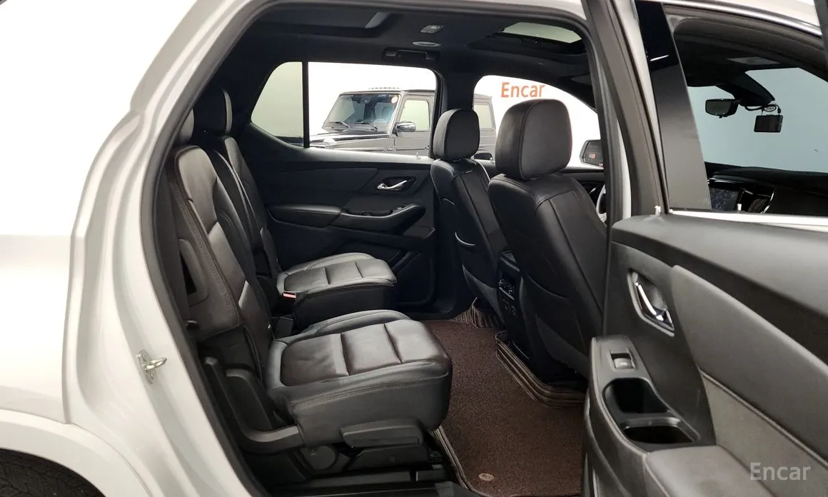 Фото 12 - Chevrolet Traverse