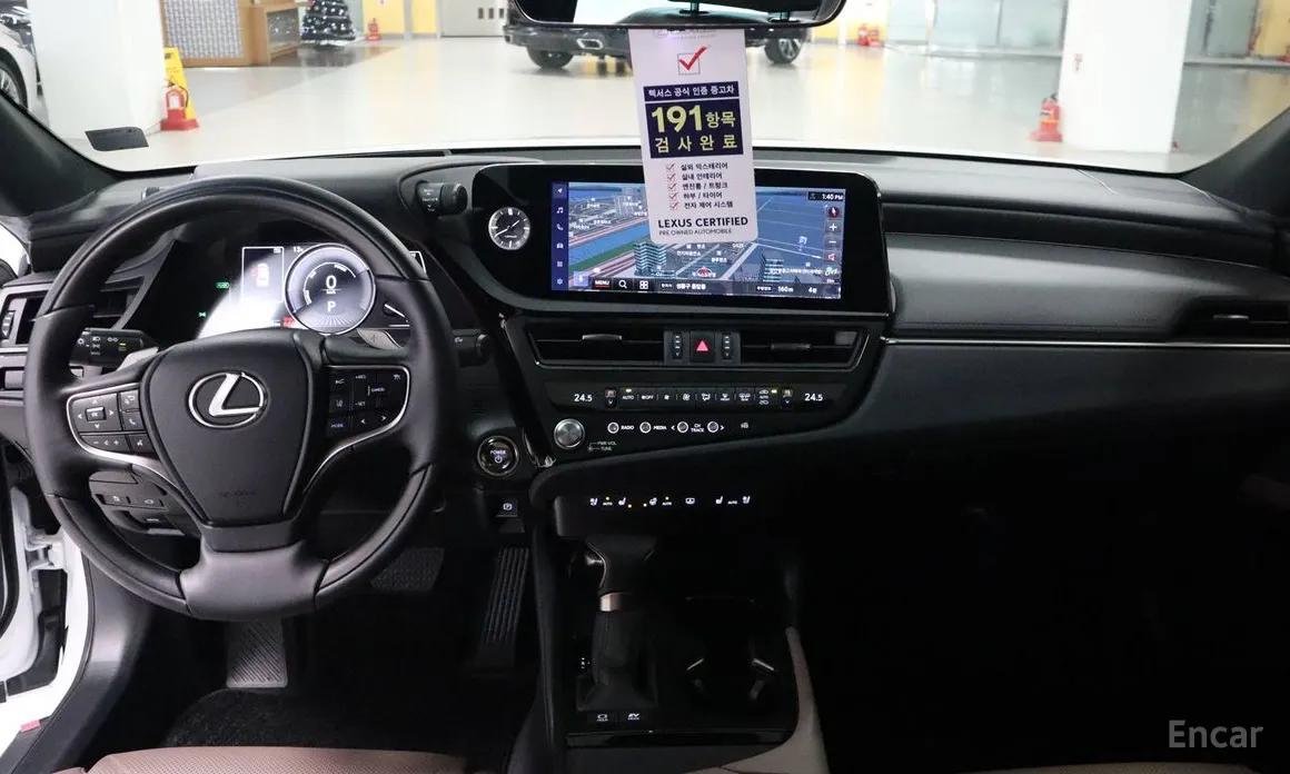 Фото 11 - Lexus ES