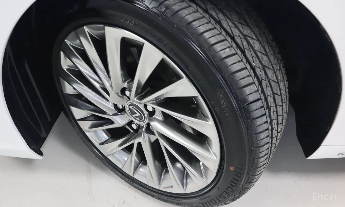 Фото 5 - Lexus ES