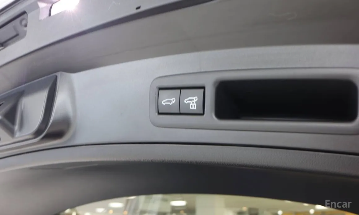 Фото 17 - Lexus UX