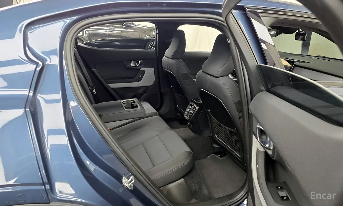 Фото 12 - Polestar 2