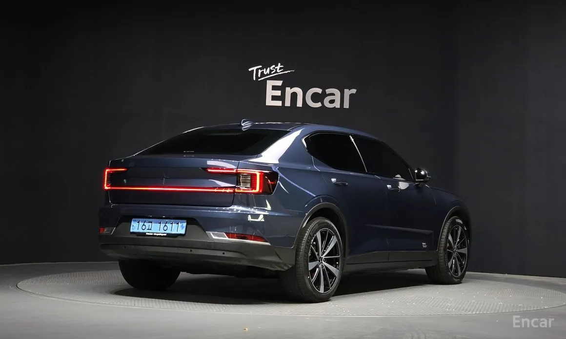 Фото 2 - Polestar 2