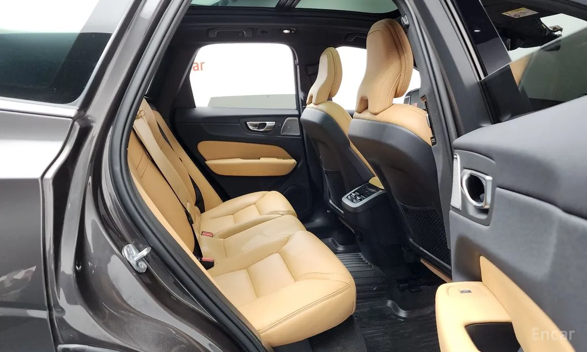 Фото 12 - Volvo XC60