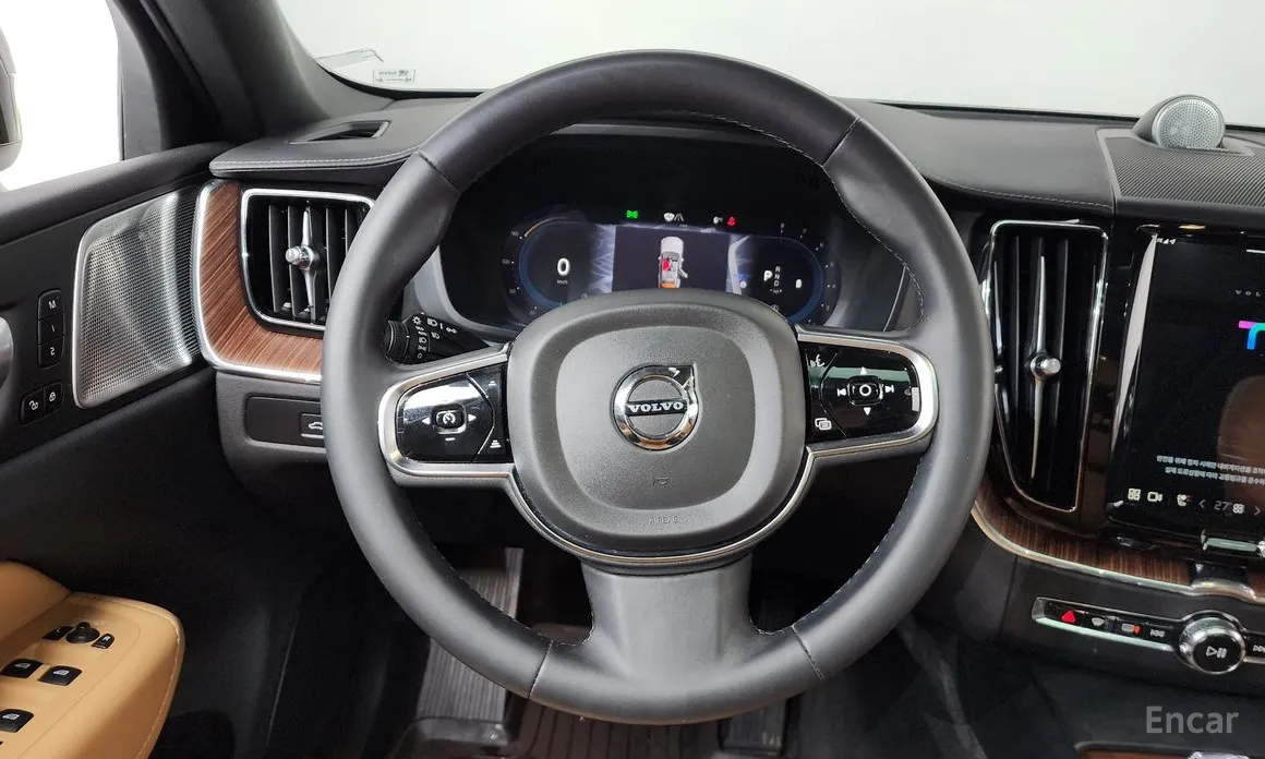 Фото 13 - Volvo XC60