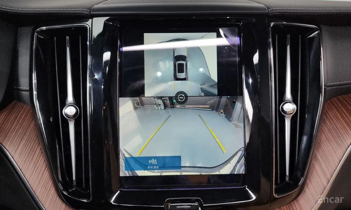 Фото 15 - Volvo XC60