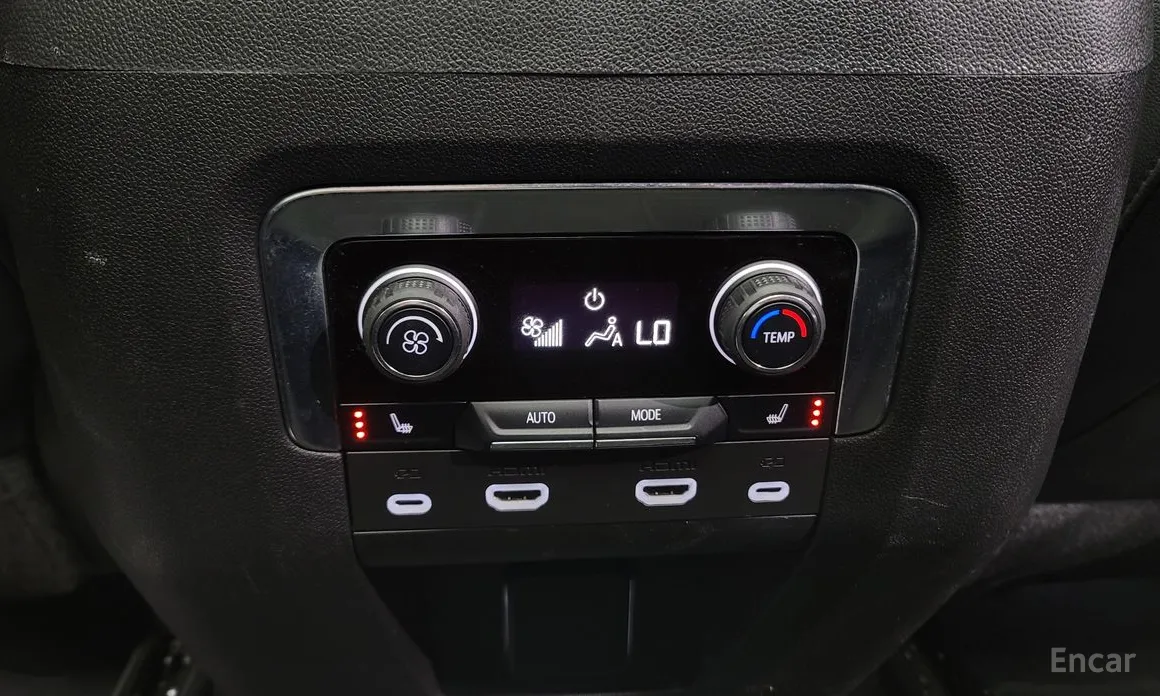 Фото 18 - Chevrolet Tahoe