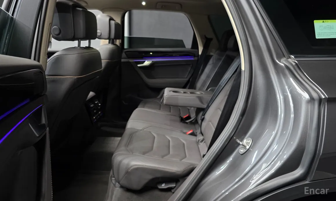 Фото 12 - Volkswagen Touareg