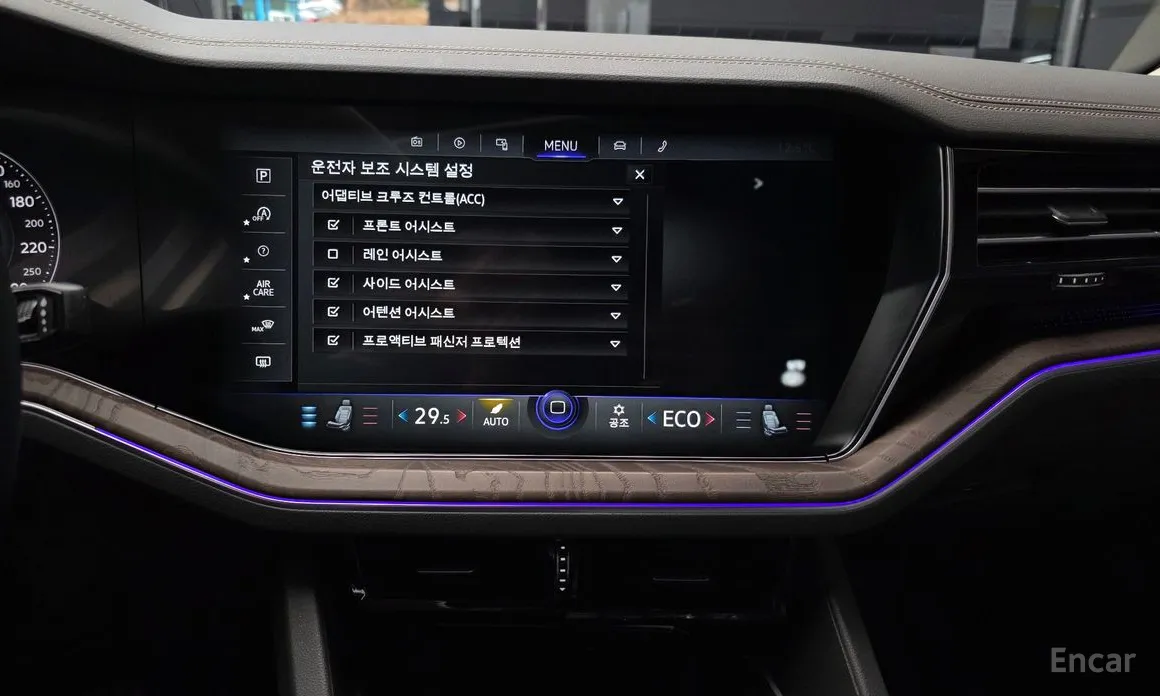 Фото 14 - Volkswagen Touareg