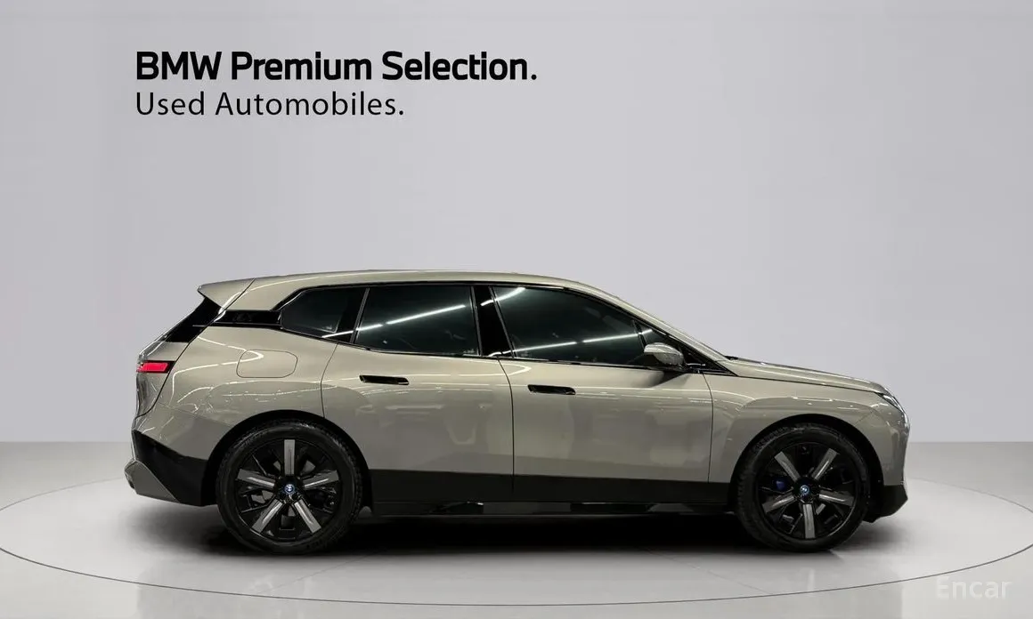 Фото 14 - BMW iX