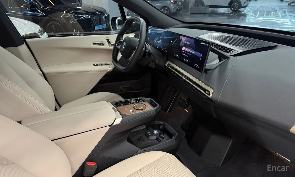 Фото 16 - BMW iX