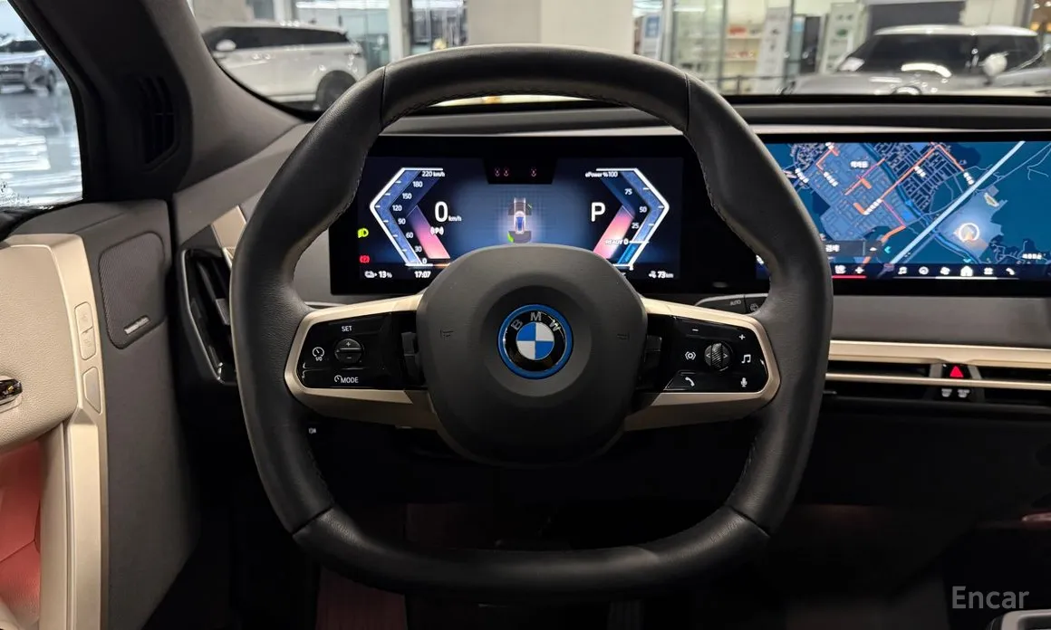 Фото 17 - BMW iX