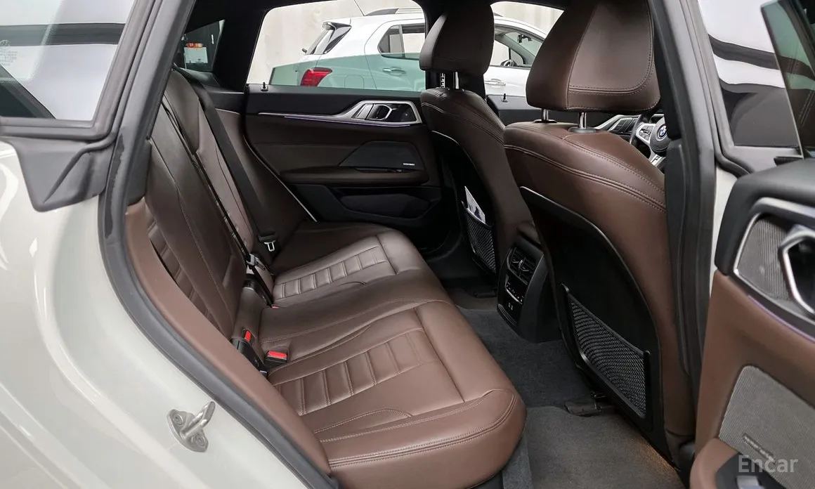 Фото 12 - BMW i4