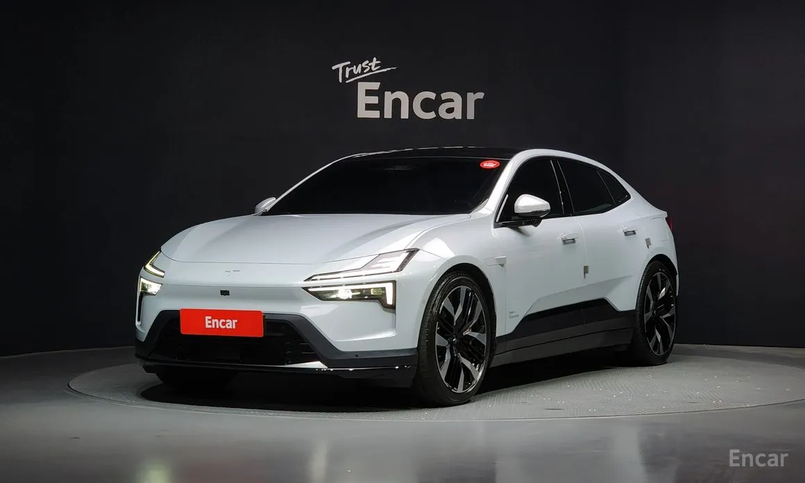 Фото 1 - Polestar 4