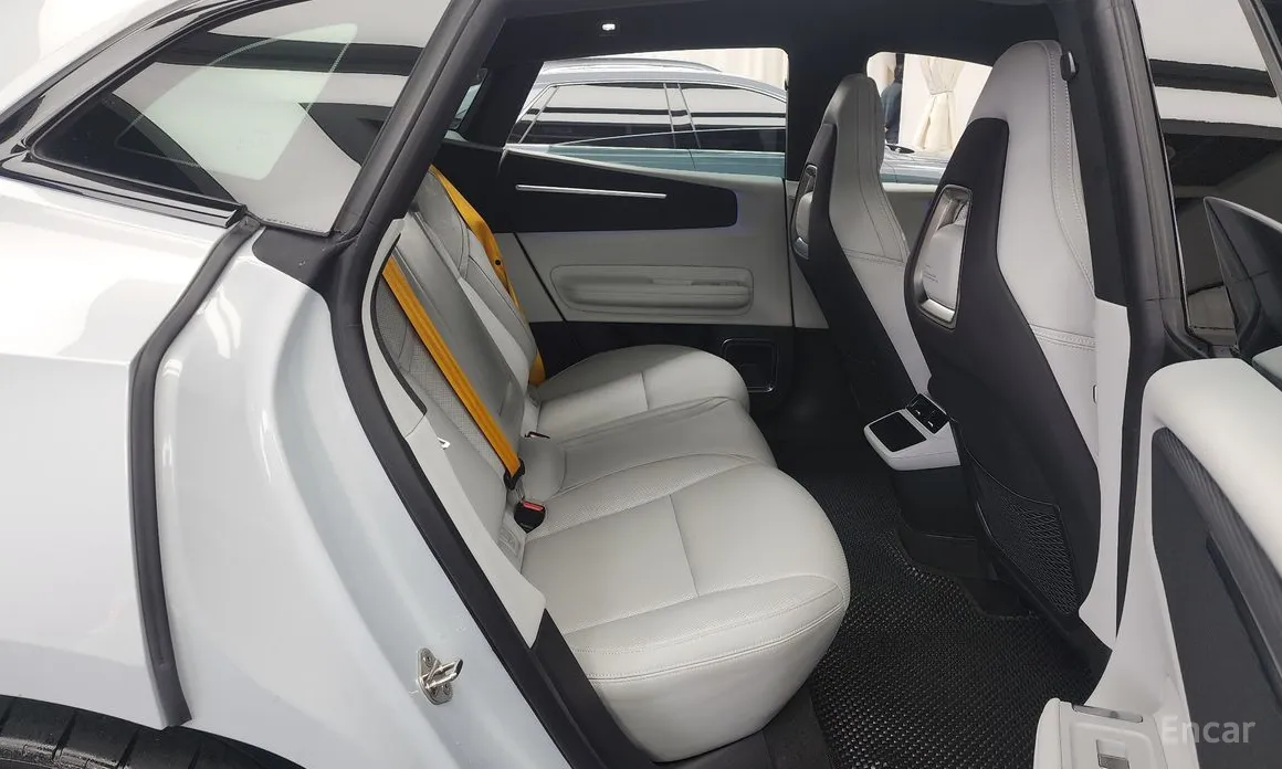 Фото 12 - Polestar 4