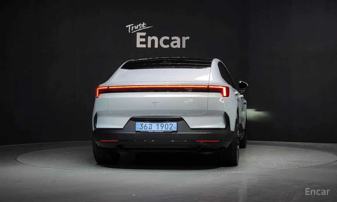 Фото 4 - Polestar 4
