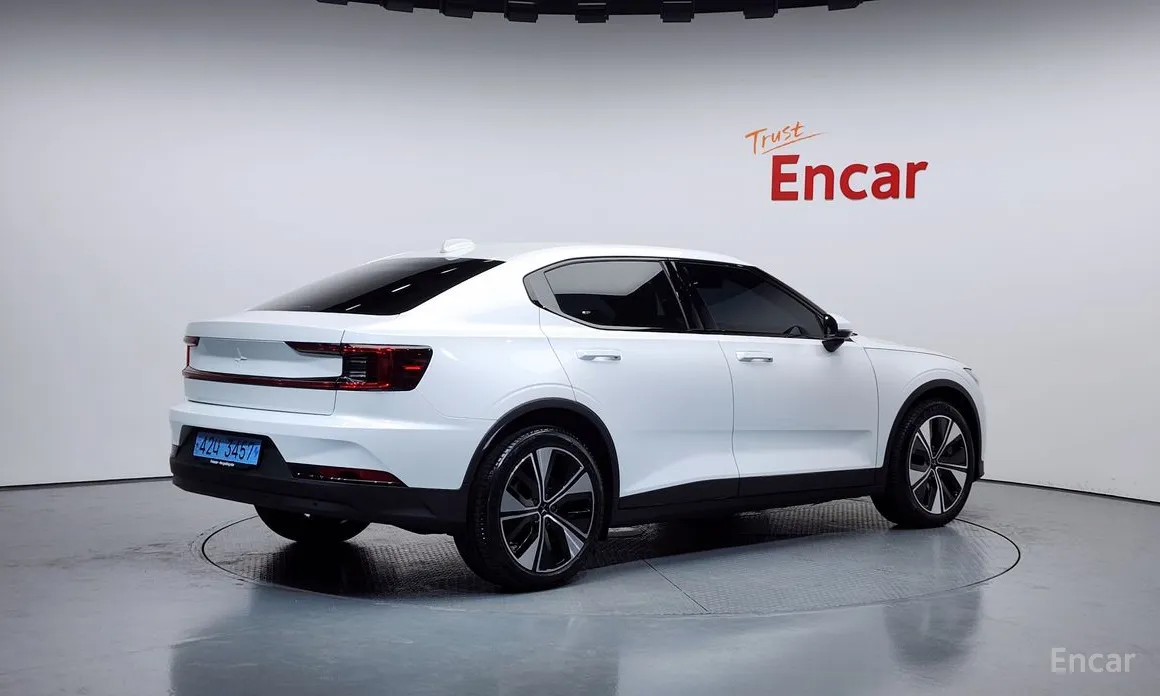 Фото 2 - Polestar 2