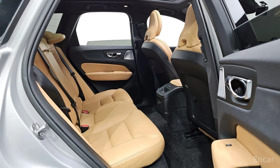 Фото 11 - Volvo XC60