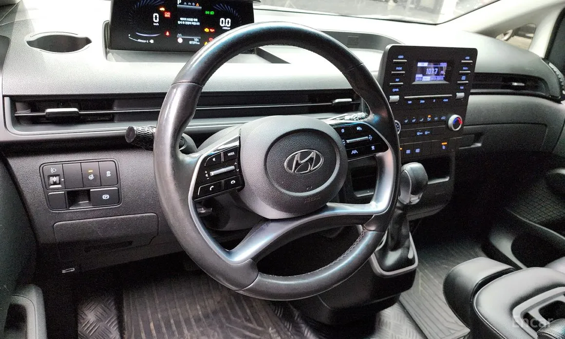 Фото 13 - Hyundai Staria