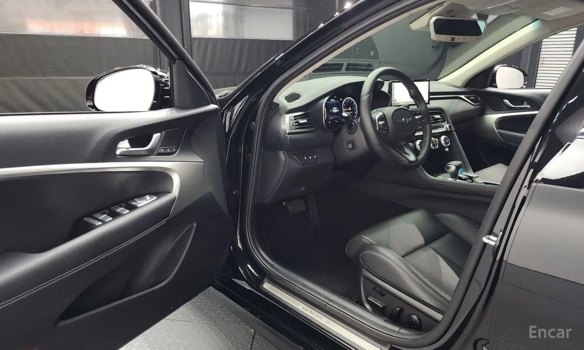 Фото 10 - Genesis G70