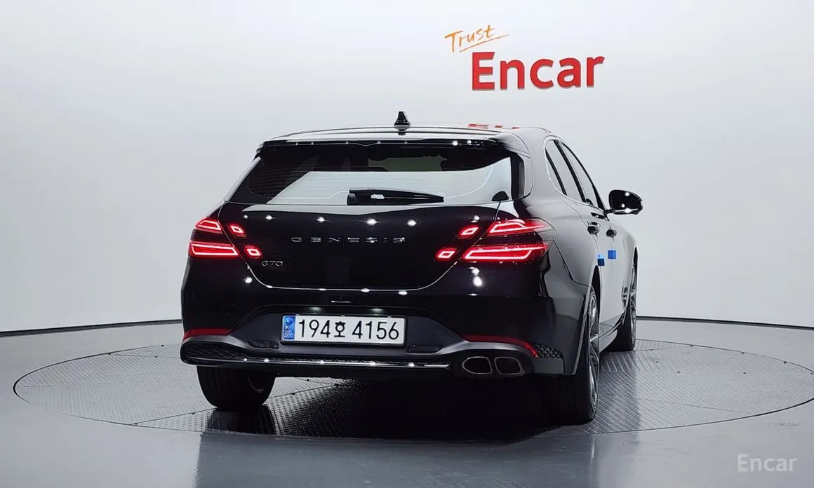 Фото 4 - Genesis G70