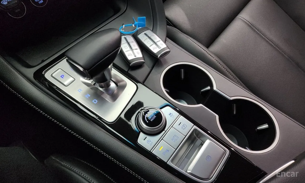 Фото 9 - Genesis G70