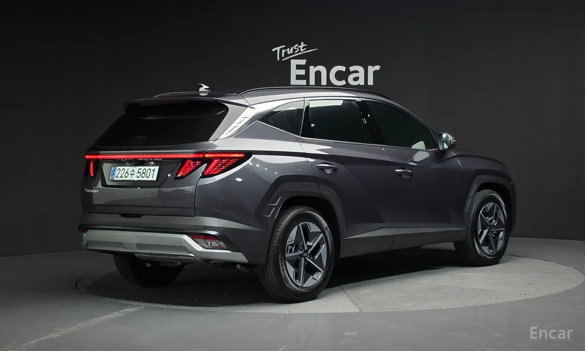 Фото 2 - Hyundai Tucson